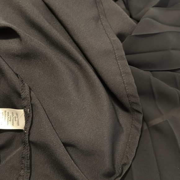 Black Pleated Dress‎ Downeaster women’s size medium  3/4 ruffle sleeves - Picture 9 of 10